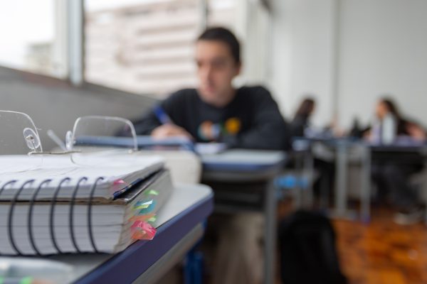 O desafio de pensar a educação a longo prazo