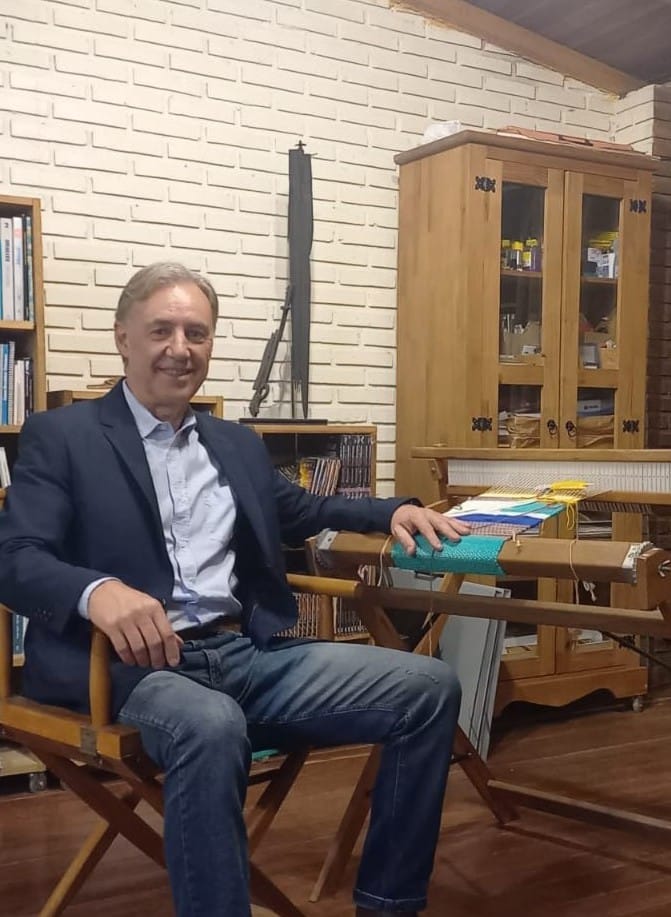 Gilberto Isquierdo expõe gravuras do livro Manos no Coletivvo OM