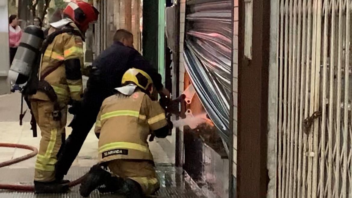 Gráfica pega fogo em Pelotas