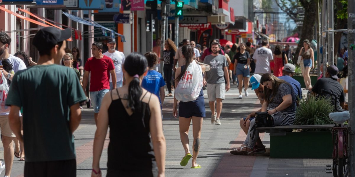 O que funciona em Pelotas no último dia de 2024 e no primeiro de 2025