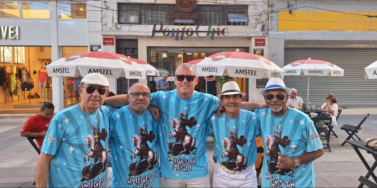 Cordão carnavalesco realiza baile no espaço cultural da Sete