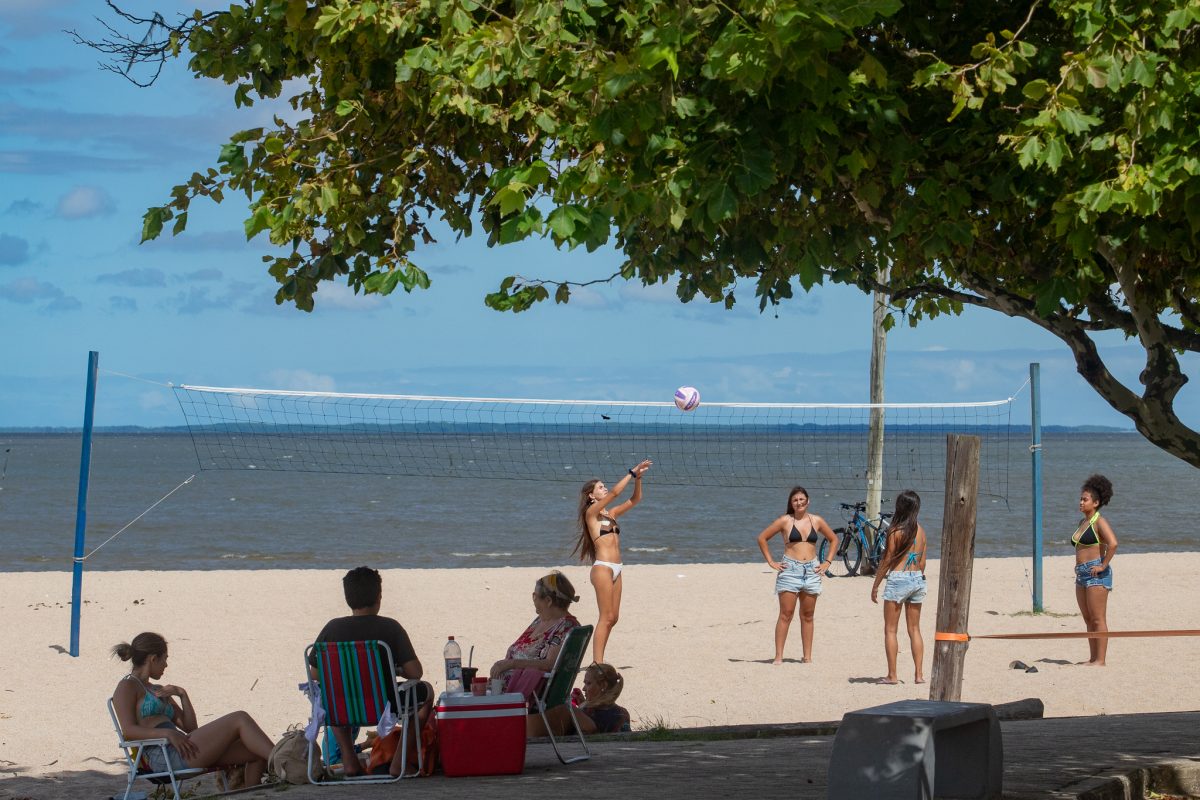 Onda de calor segue até quinta-feira e traz alerta para risco de temporais