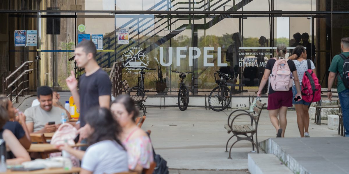 Número de pessoas com ensino superior aumenta 73% em 12 anos