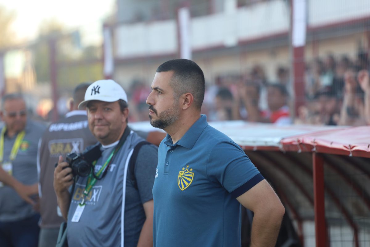 Lanzini vê ineficiência nas finalizações como razão para derrota do Lobo