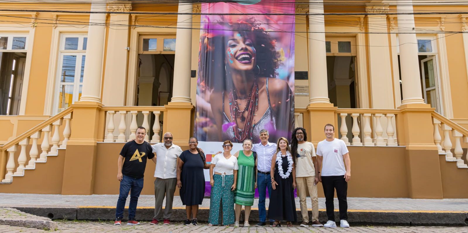 Carnaval de Passarela ocorre nos dias 25, 26 e 27 de abril