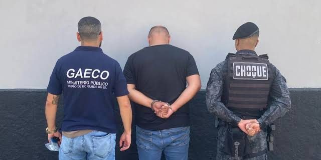 Defesa de ex-diretor do PS rompe o silêncio e comenta acusações