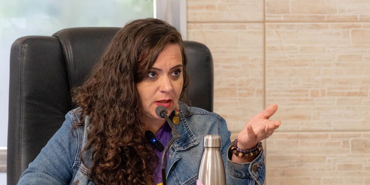 Fernanda Miranda entrega defesa à Comissão de Ética