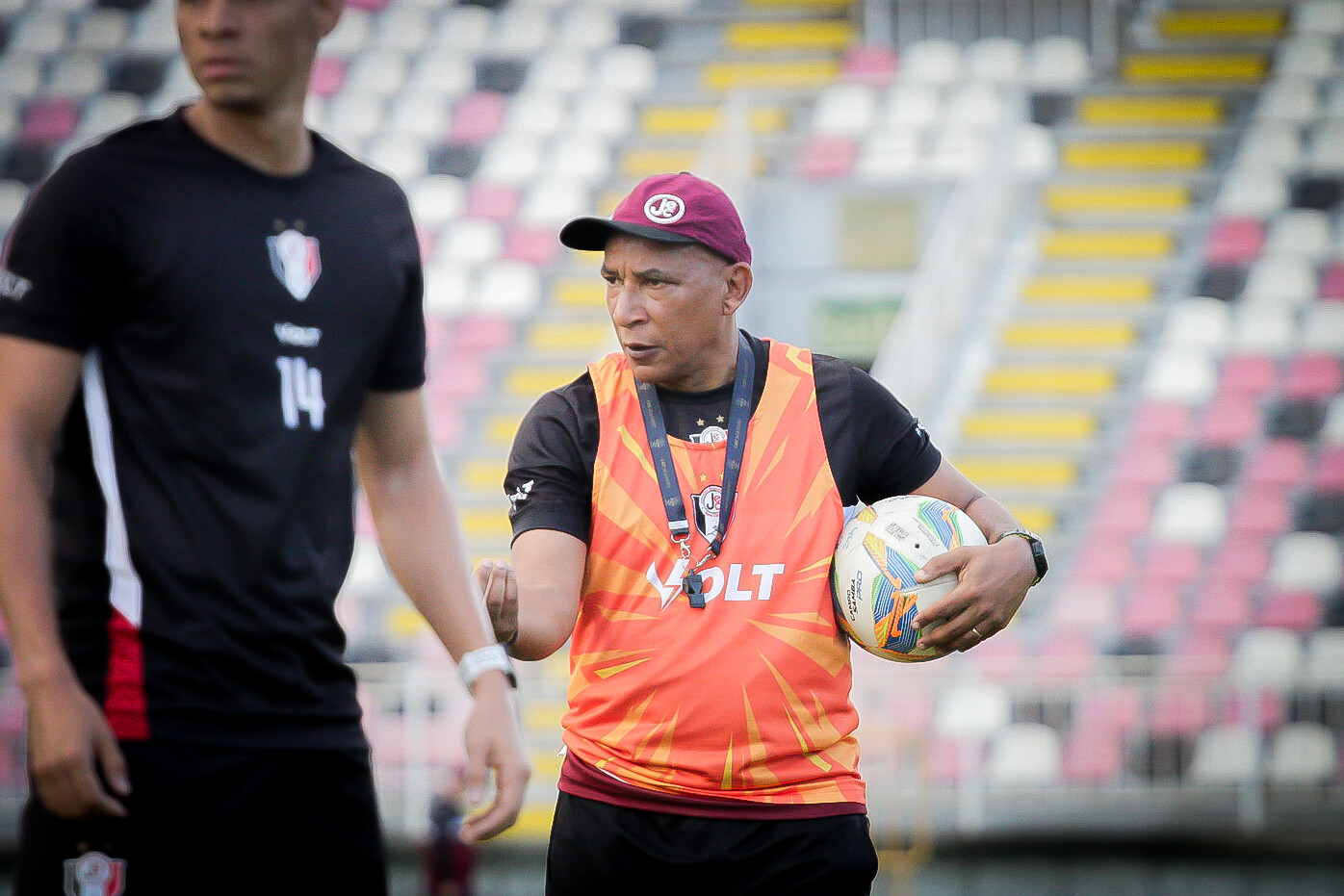 Só dois dos sete rivais do Brasil na Série D mantêm técnico do início do ano