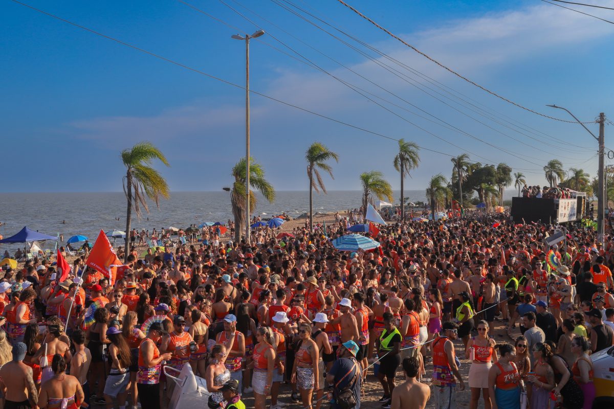 Carnaval em São Lourenço do Sul reúne mais de sete mil foliões nesta segunda-feira