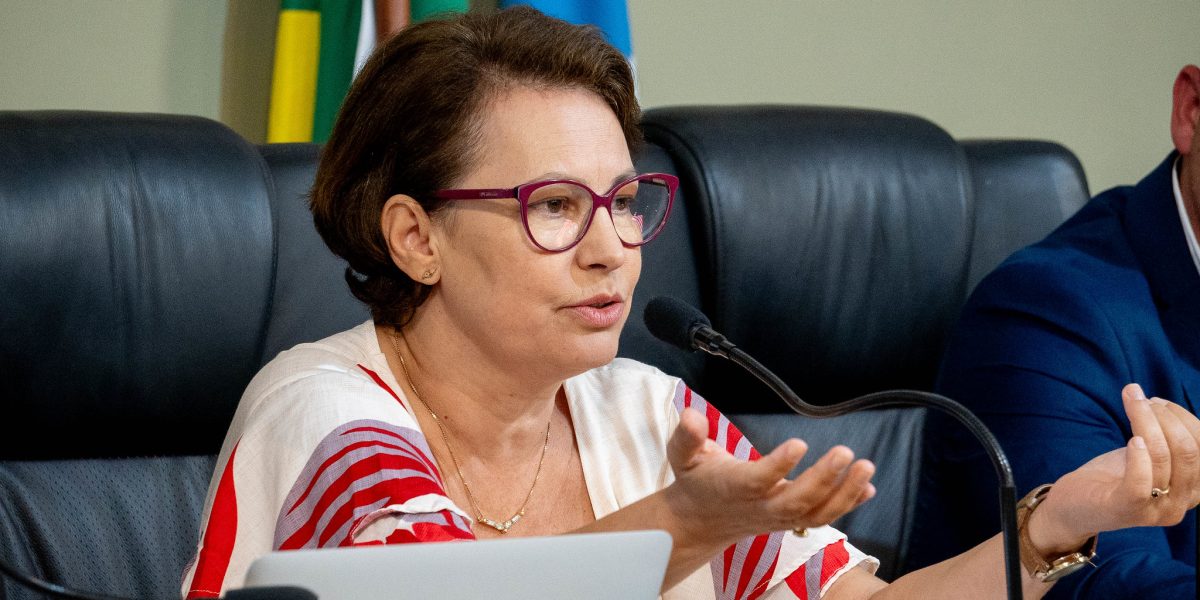 Cremers critica secretária de Saúde pelo uso do termo ‘violência obstétrica’ em material educativo