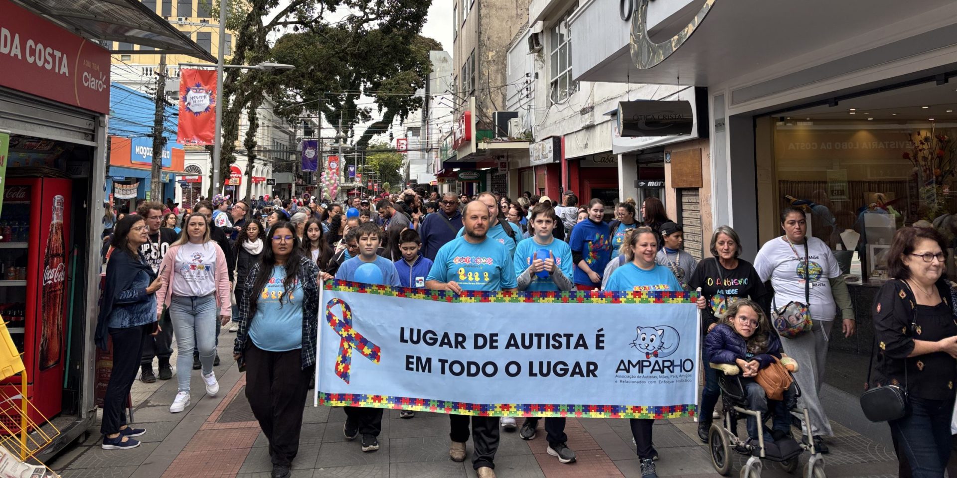 Caminhada encerra atividades da Semana de Conscientização sobre o Autismo