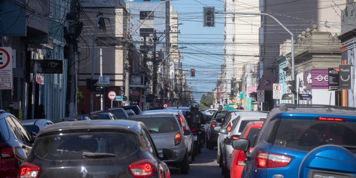 Semáforos inoperantes causam transtornos no Centro de Pelotas