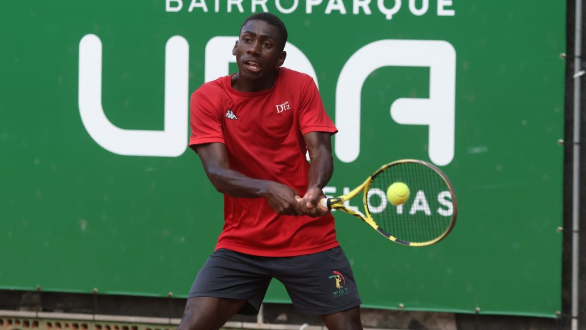 Rafael Padilha e Raquel Martini vencem primeiras classes do Torneio da Páscoa