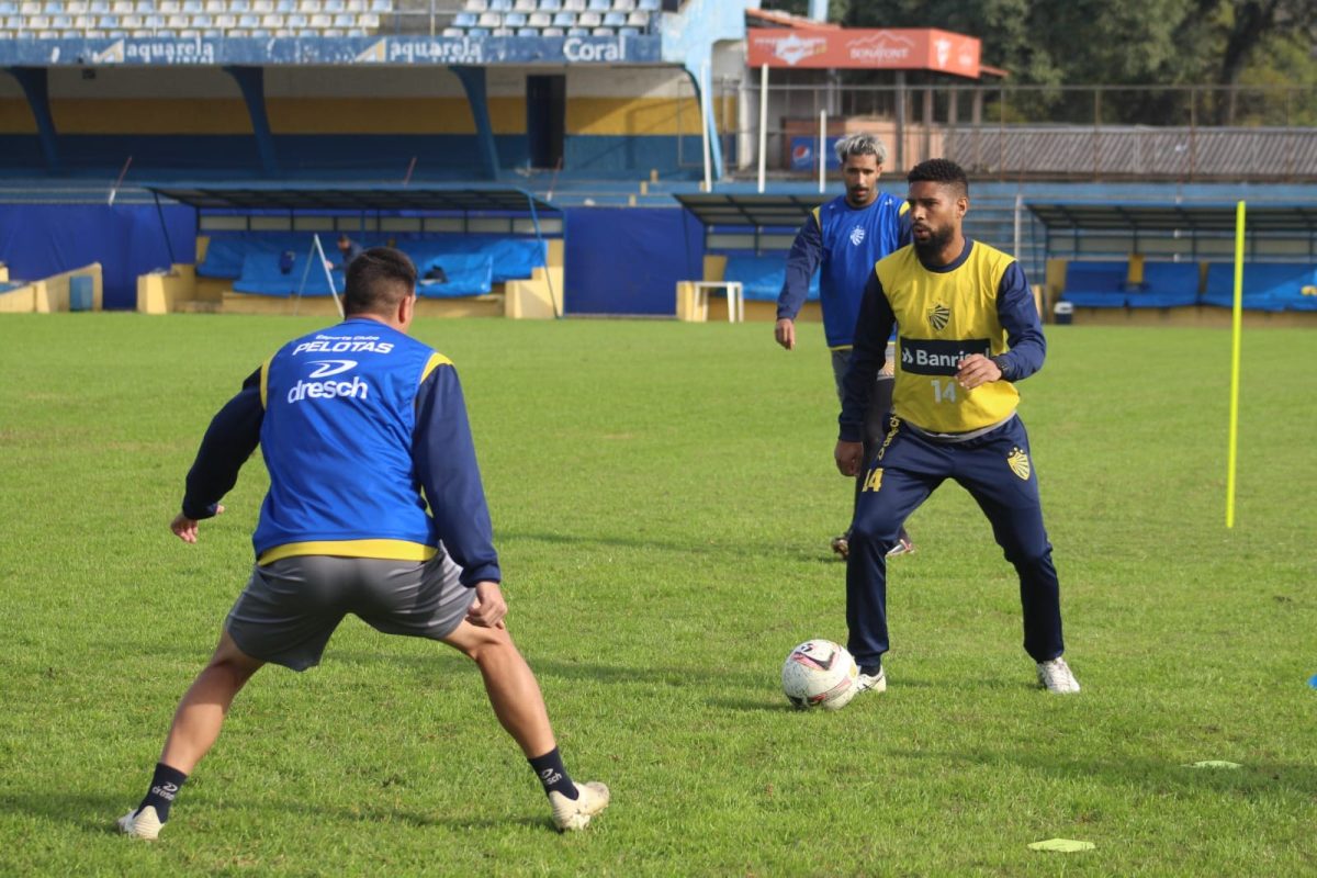 Roger Bastos assume como executivo de futebol do Farroupilha