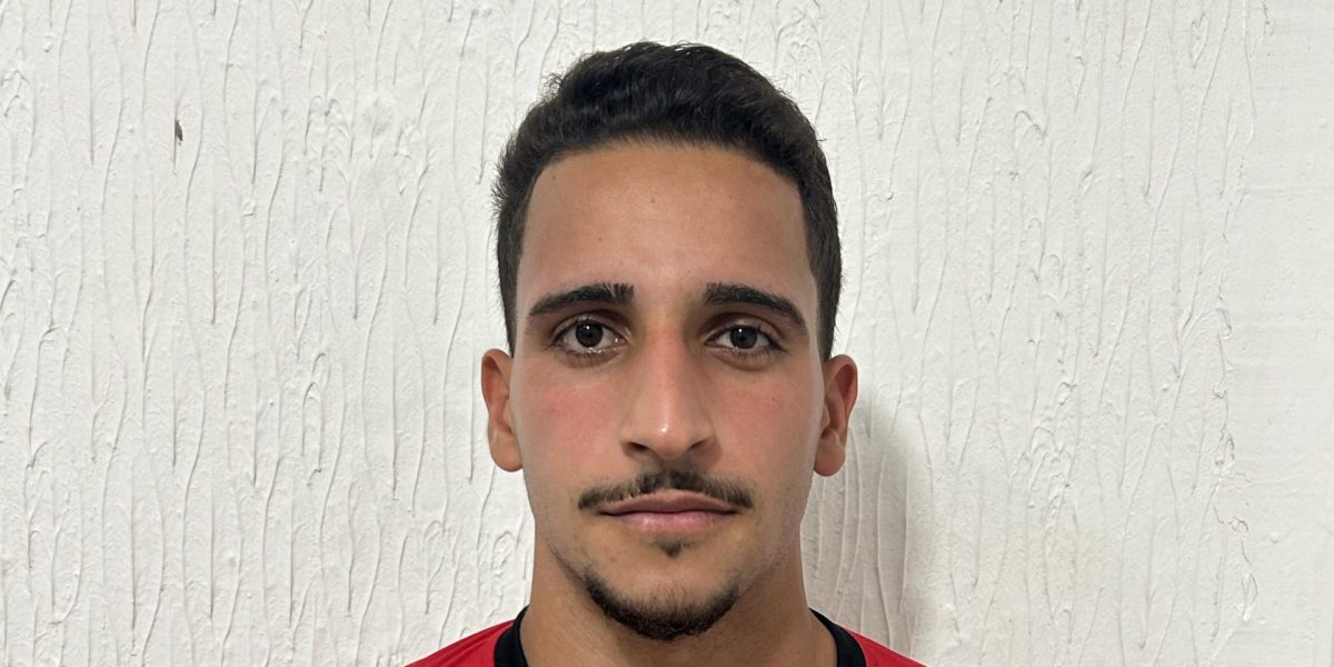 Xavante acerta com meia