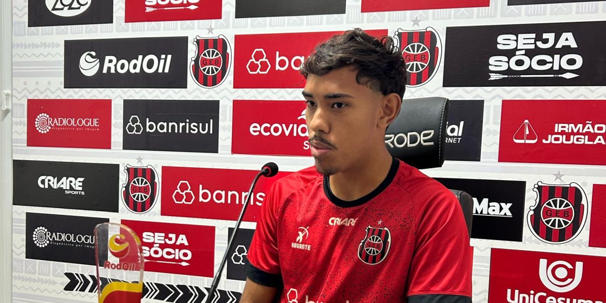 Alexiel comemora estreia com gol: “Sensação inexplicável”