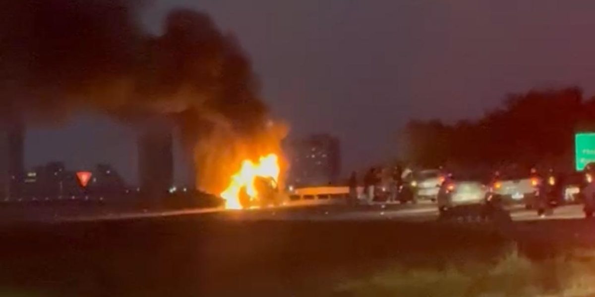 Carro pega fogo na BR-392 em Rio Grande