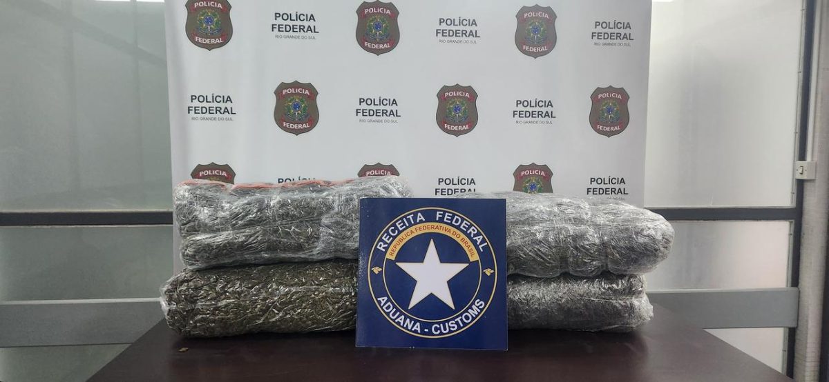Receita e Polícia Federal apreendem carga de skunk em Santa Vitória do Palmar 