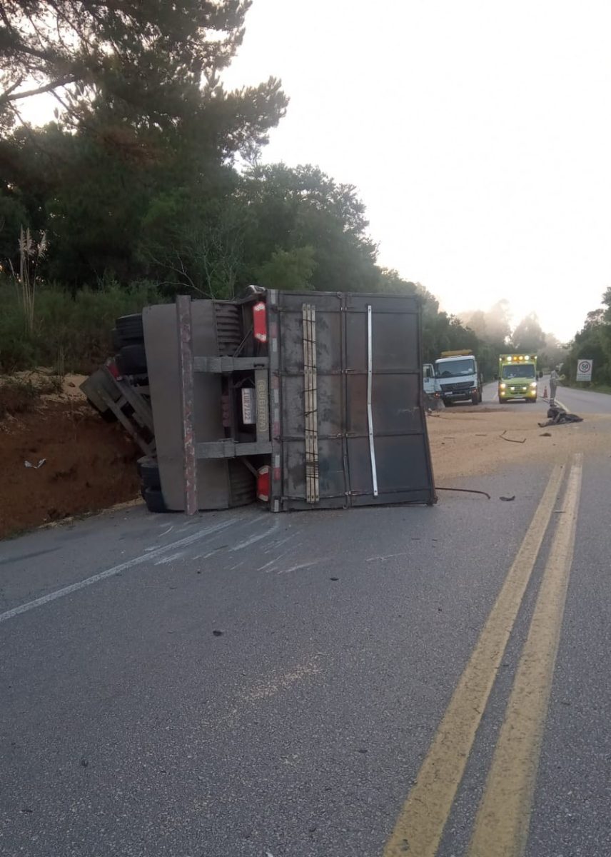 Acidente com caminhão na Cascata deixa trânsito lento na BR-392