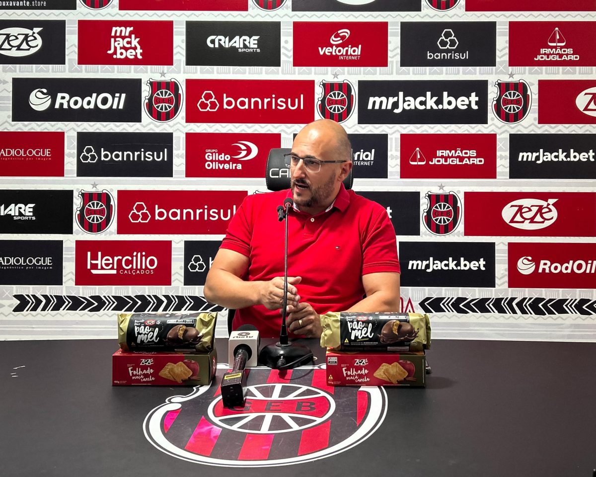 Gerente de futebol deixa o Brasil