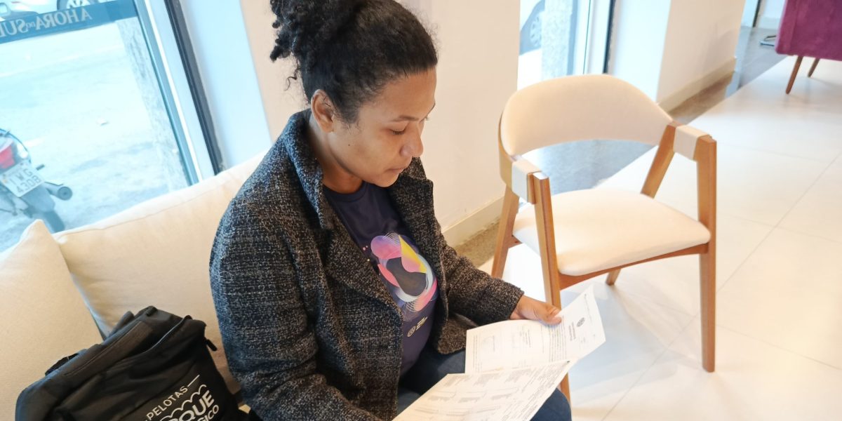 Burocracia impede estudos de venezuelana em Pelotas