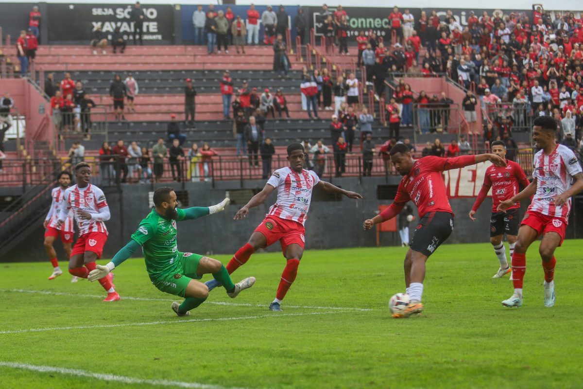 Brasil fica no 0 a 0 com o Guarany e segue na lanterna do grupo
