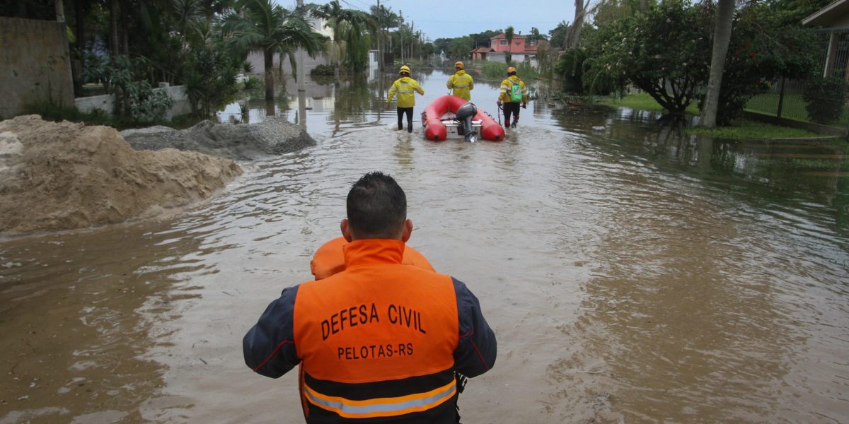 Pelotas sedia seminário sobre gestão de riscos e desastres