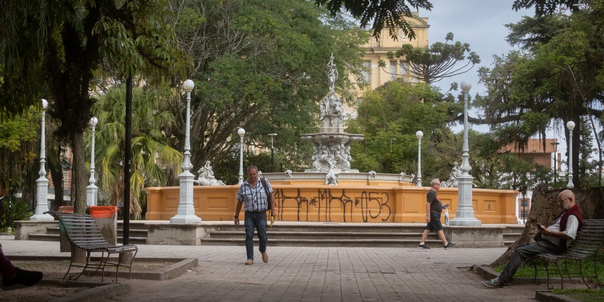 Projeto quer implementar memorial descritivo de monumentos das praças