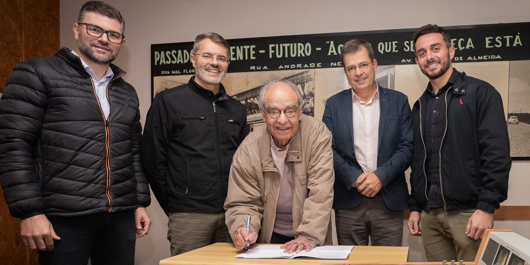 A Hora do Sul compra a Rádio Pelotense