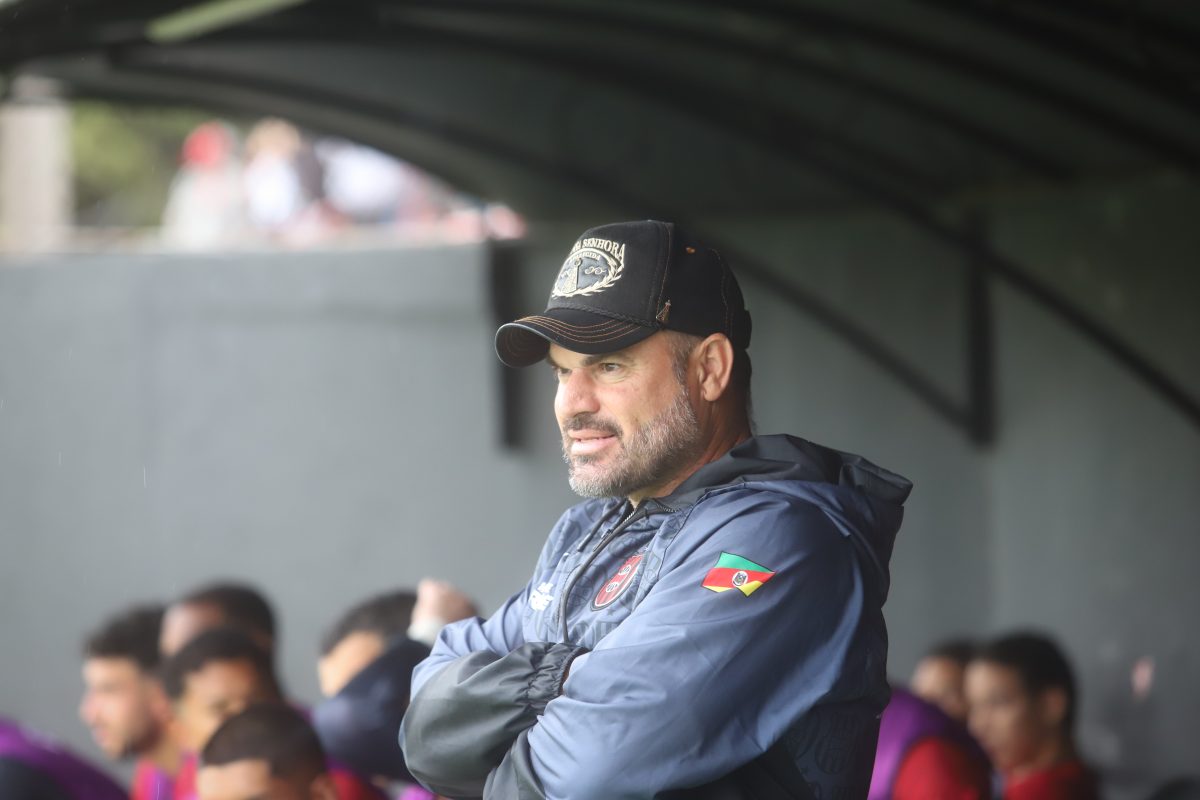 Emerson Cris lamenta fase do Brasil: “Realidade muito dura”