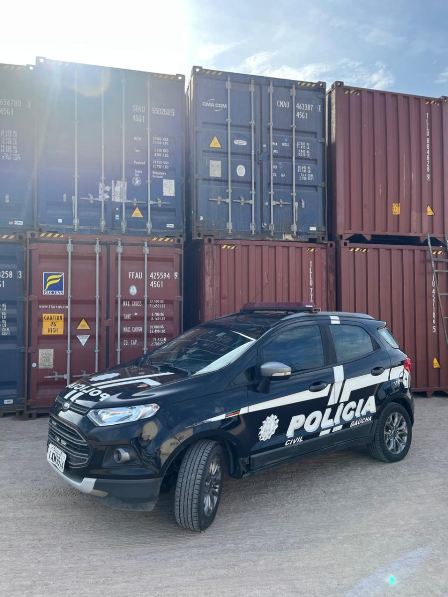 Polícia Civil recupera quatro contêineres desviados de terminal