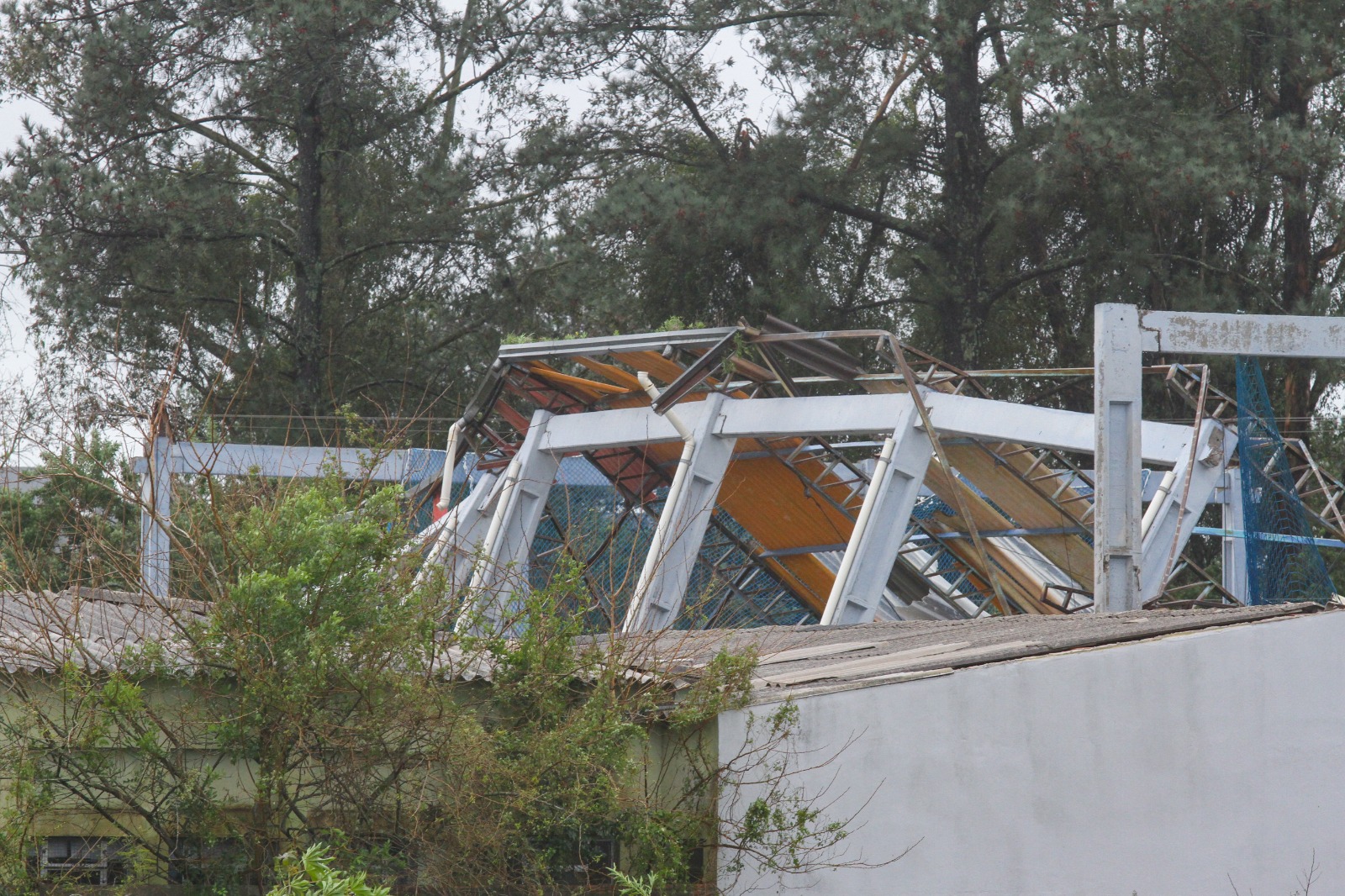 Região tem mais de cem destelhamentos desde 2023 e reforça atenção em obras