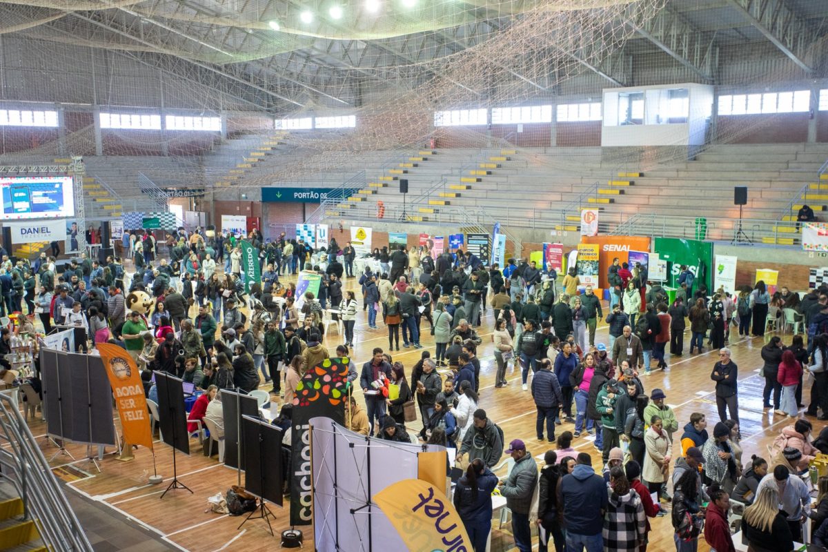 Mutirão Emprega Pelotas reúne 3 mil pessoas em busca de trabalho