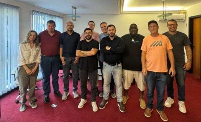 Bloco de oposição se reforça e amplia pressão sobre o governo