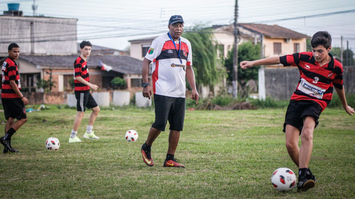 Paulista realizará peneira de campo para competições regionais