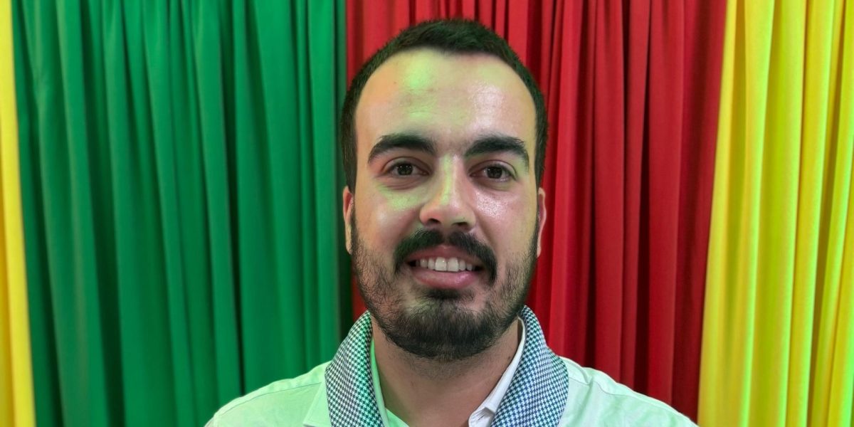 “Vou vivendo um poema de cada vez”