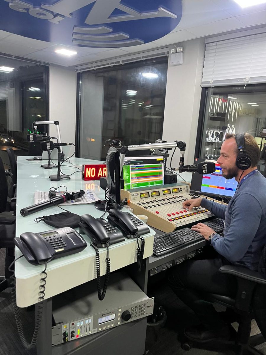 O rádio na linha de frente da informação