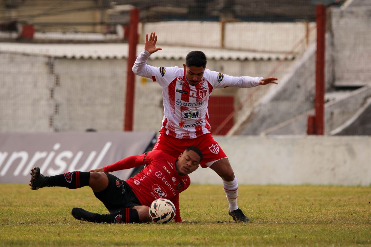 Brasil perde por 1 a 0 para o Guarany, cai na tabela e se distancia do G-4