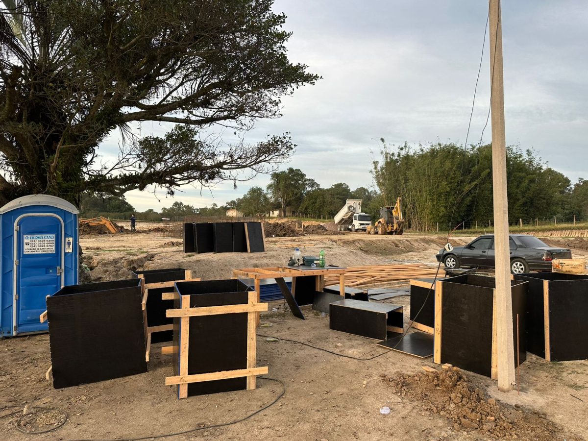 Obra do novo estádio do Farroupilha é retomada após paralisação