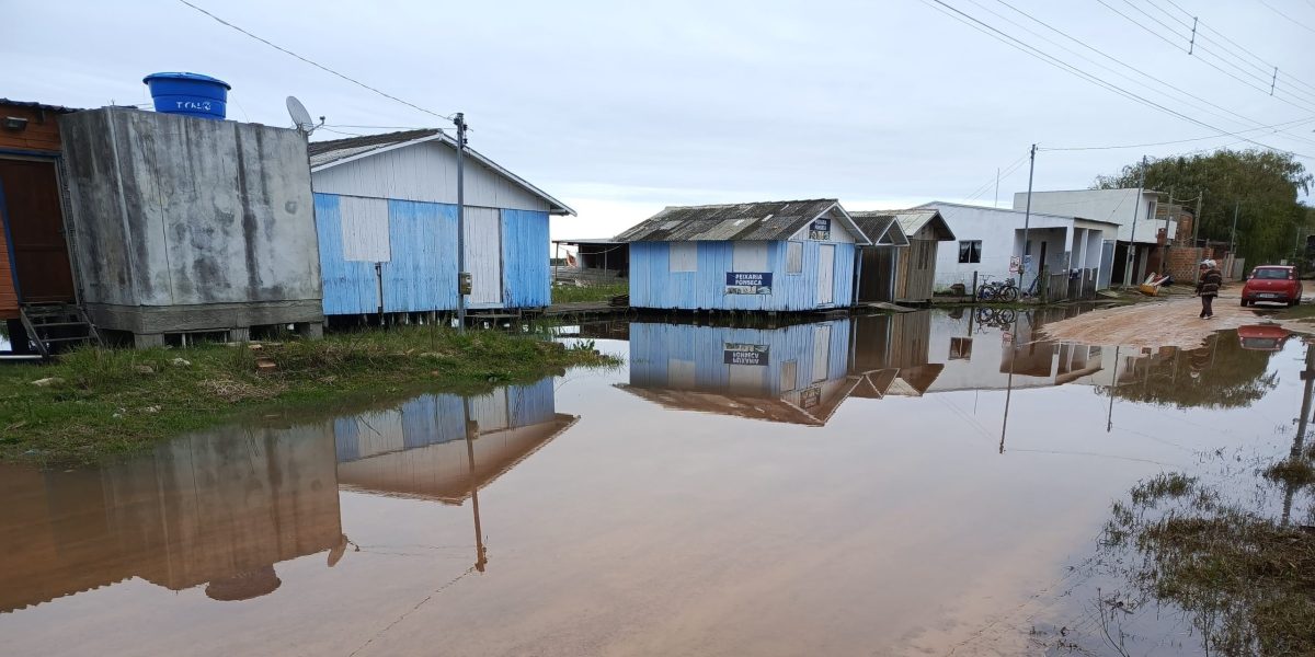 Expectativa de volume de chuva e vento preocupa cenário de cheias em Pelotas