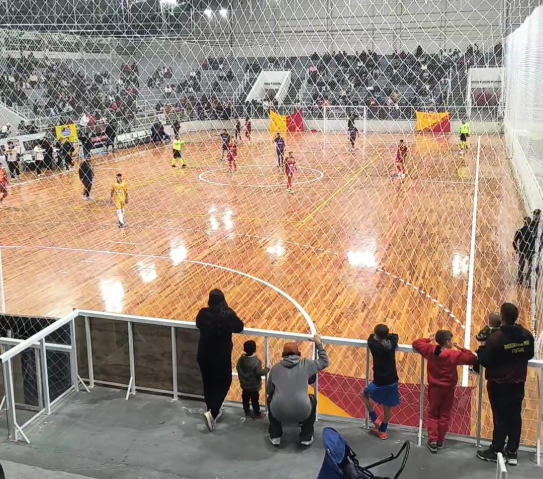 Riograndense goleia e vira líder do grupo B da Série Ouro