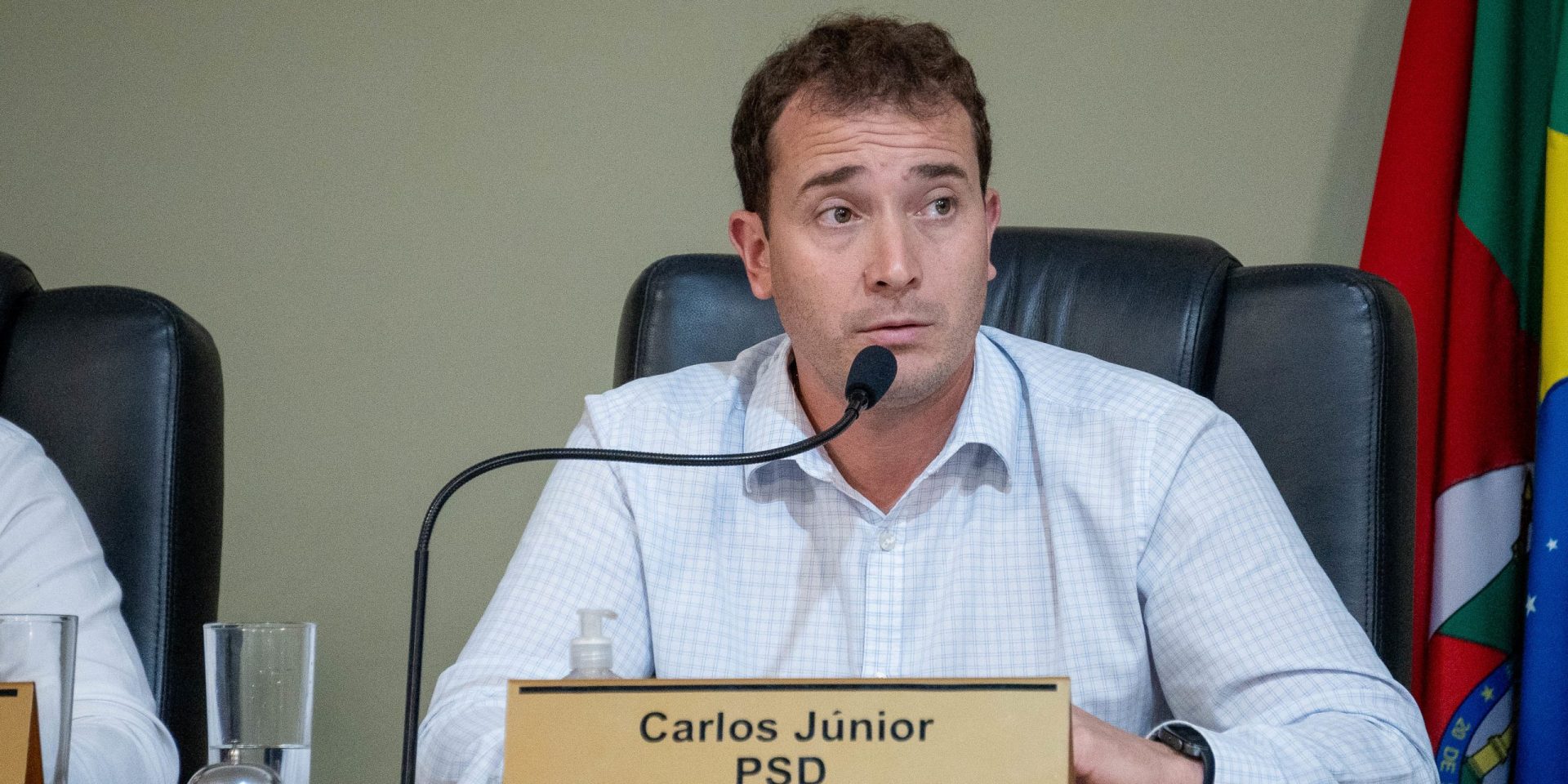 Carlos Júnior defende diálogo e que vereadores cuidem imagem do Legislativo