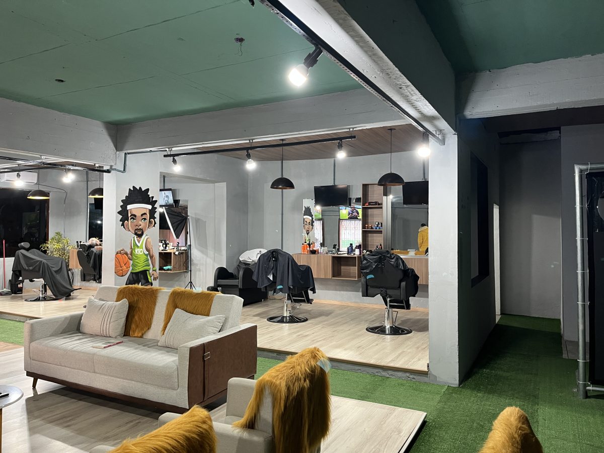 Barbearia funciona com acesso pela Gonçalves Chaves