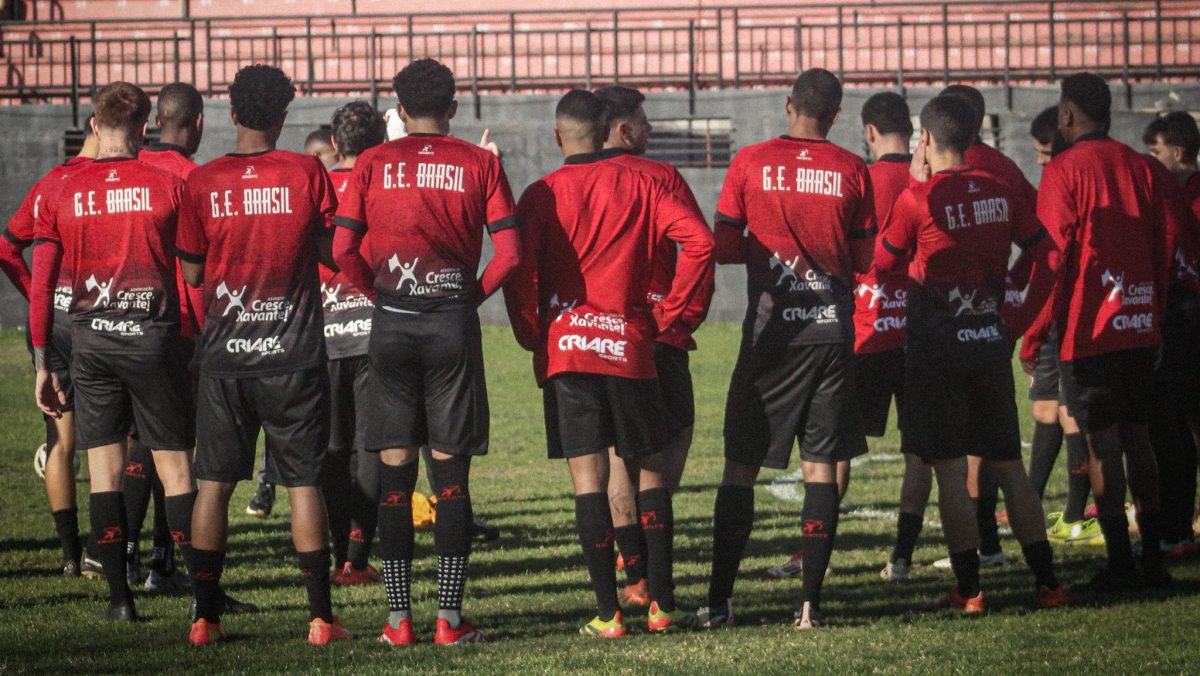 Elenco do Brasil entra em greve de treinos por salários atrasados