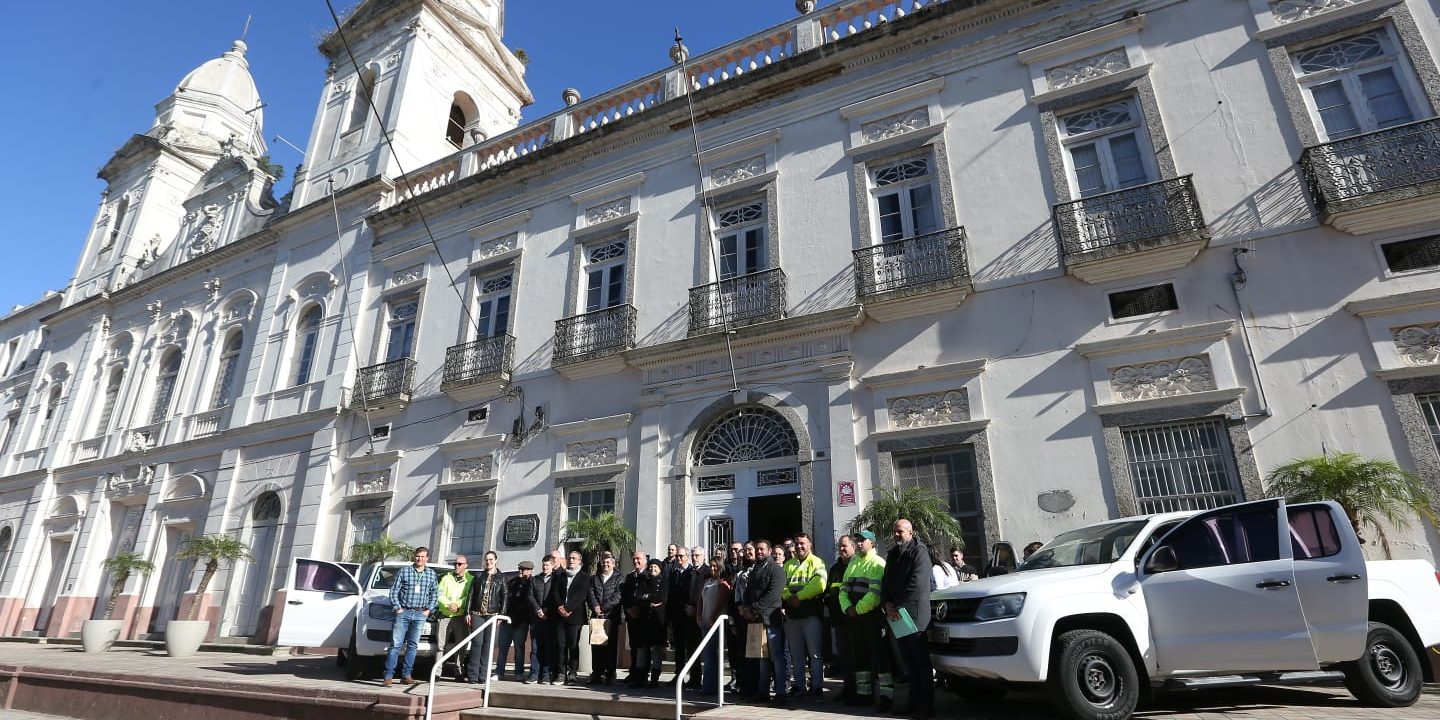 Ecovias doa veículos à Apae e Santa Casa de Pelotas