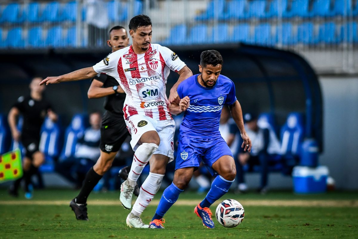 Adversário do Brasil vive crise após derrotas