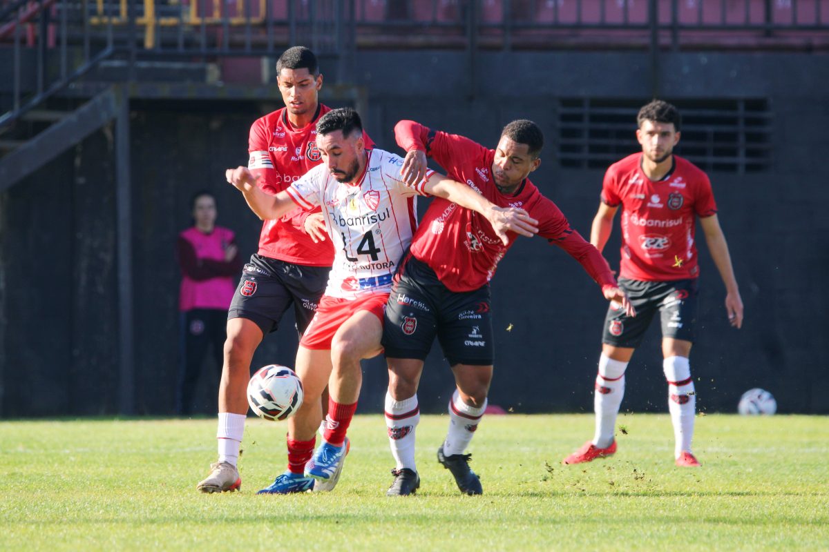 Brasil é derrotado pelo São Luiz e volta para a lanterna