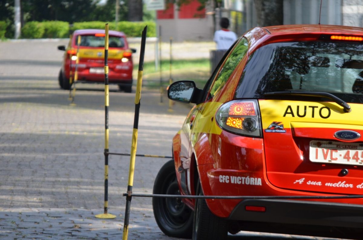 Governo estuda extinguir obrigatoriedade de autoescola para obtenção de CNH