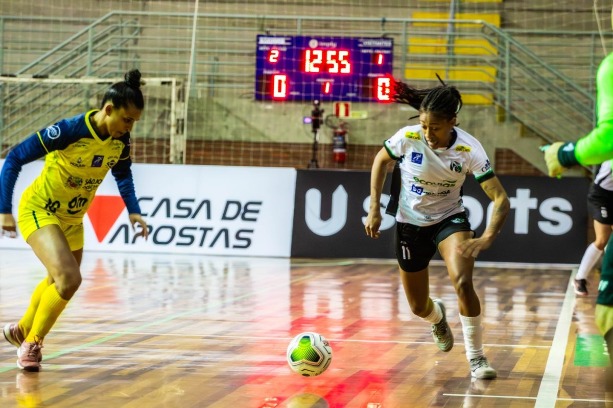 Em tarde de homenagem, Malgi perde para o São José