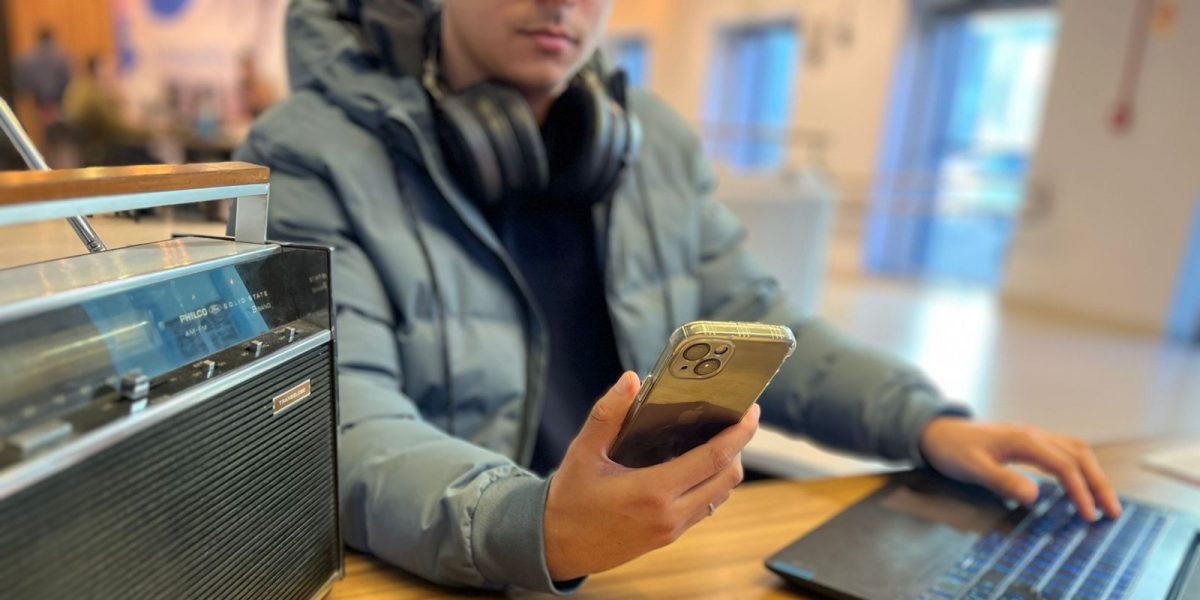 Rádio Pelotense ganha frequência em FM e amplia voz com imagens